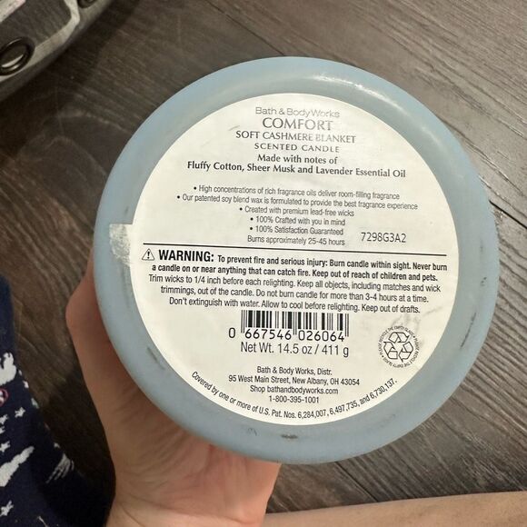 Bath & Body Works Comfort Soft Cashmere Blanket 3 Wick Candle New Hard to Find - Picture 5 of 5